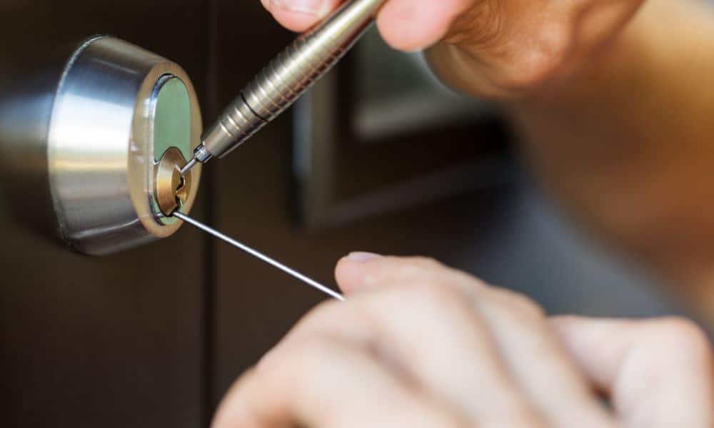 4 Reasons Why You Need To Call Your Local Locksmith
