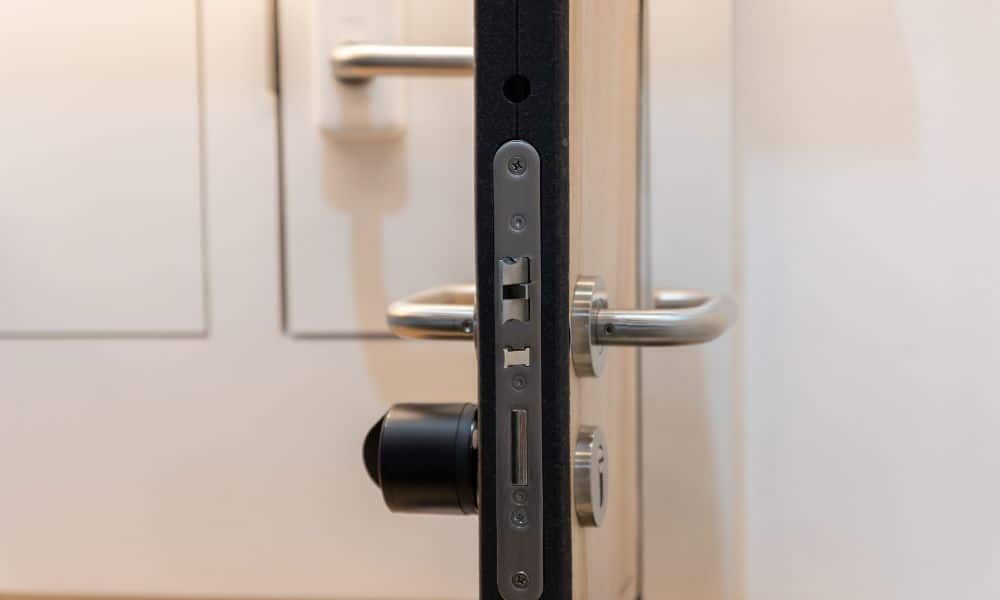 4 Signs It’s Time To Change Your Door Locks